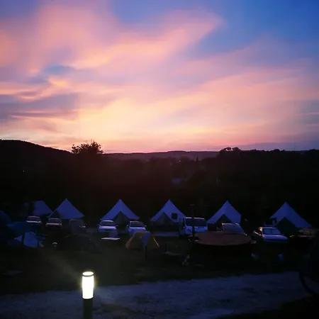 Glamp-inn *